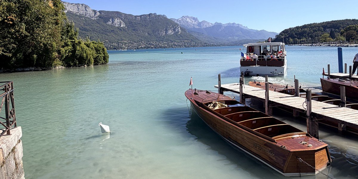 annecy-lake-ferry-boat-1200x600
