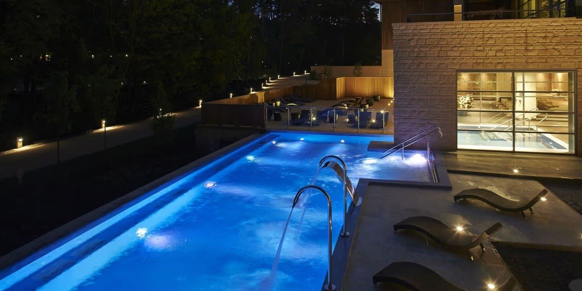 aqua-sana-night-pool-1200x600