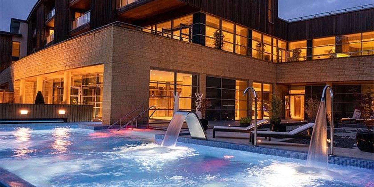 aqua-sana-pool-evening-1200x600