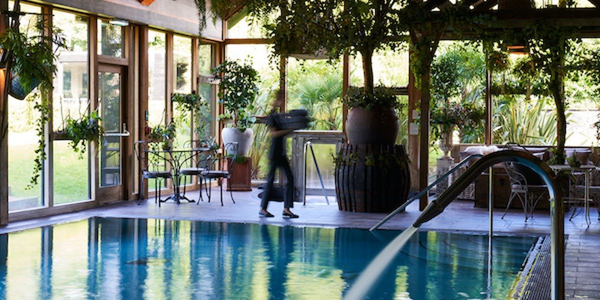 elms-greenhouse-spa-poolside-1200x600