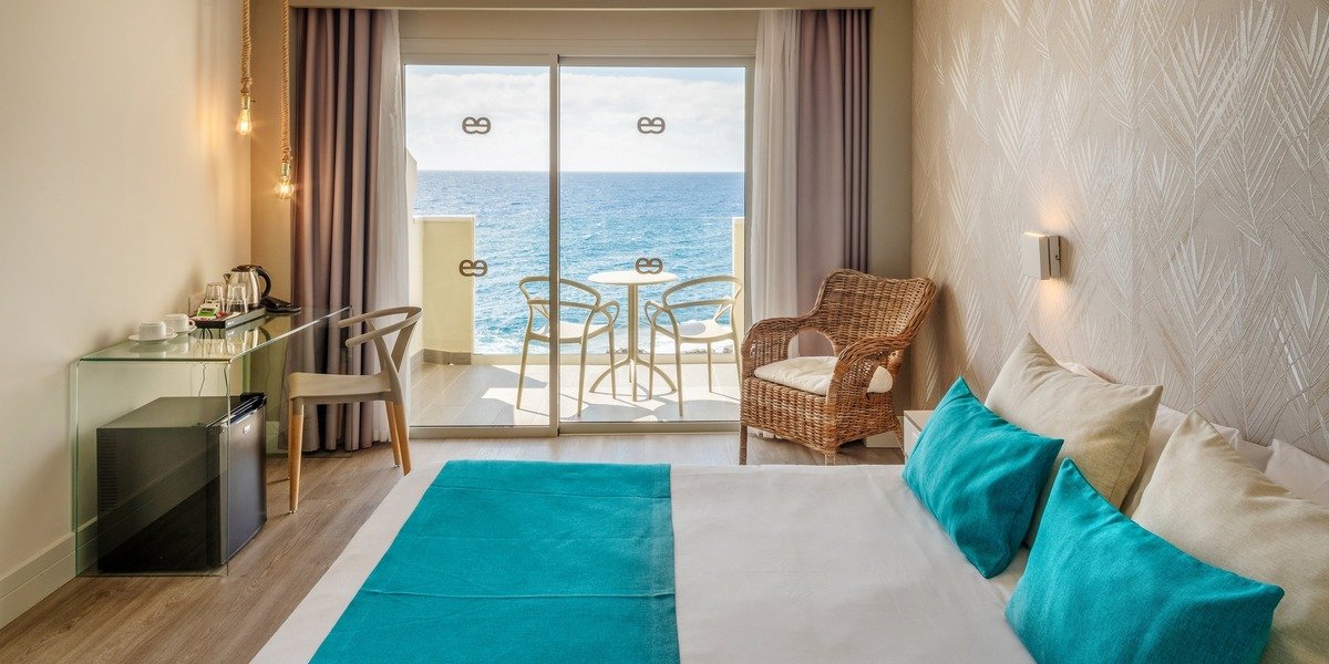 europe-seaside-hotel-sea-view-room-1200x600