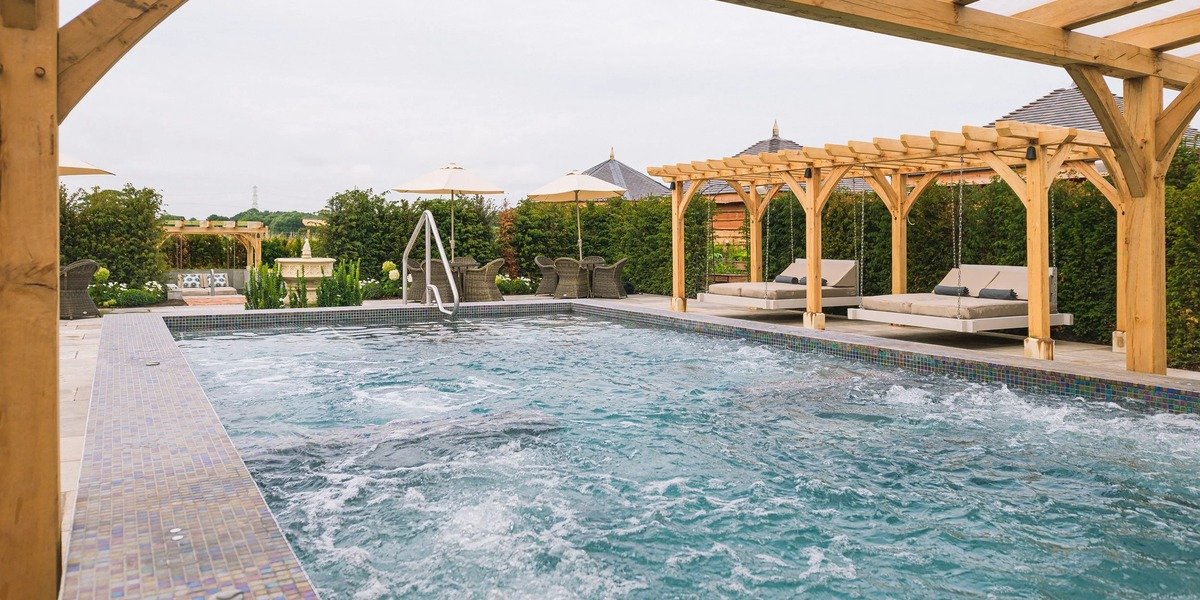 manor-house-alsager-outdoor-pool-1200x600